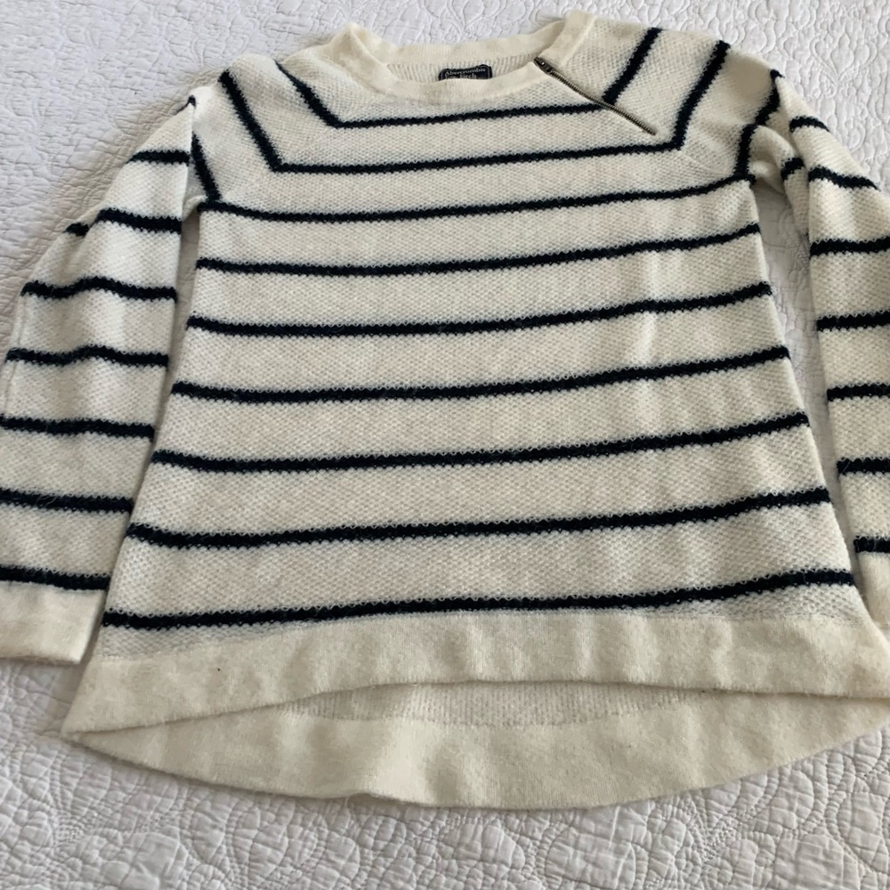 Abercrombie & Fitch Cream and Black Striped Sweater